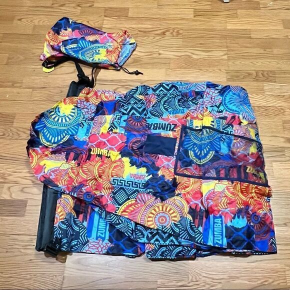 ZUMBA inflatable lounger with carry on tote. Super cute. *Make an offer! - Picture 15 of 17